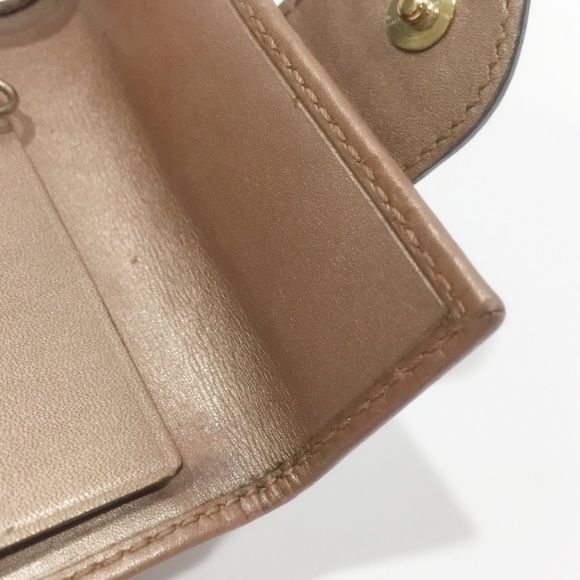 Gucci metallic dusty pink monogram embossed heart key case - Picture 10 of 12